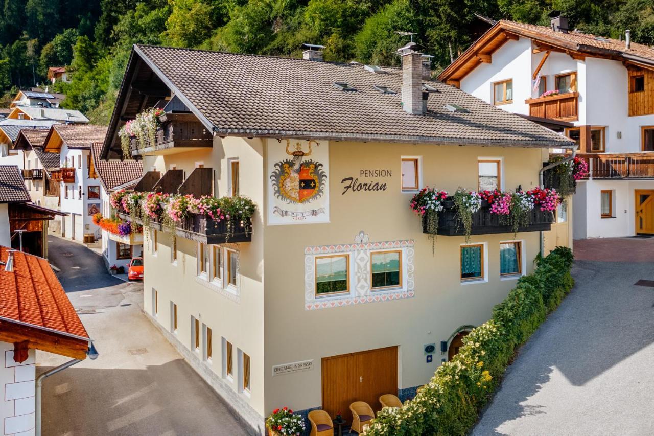 Pension Florian Burgusio Buitenkant foto